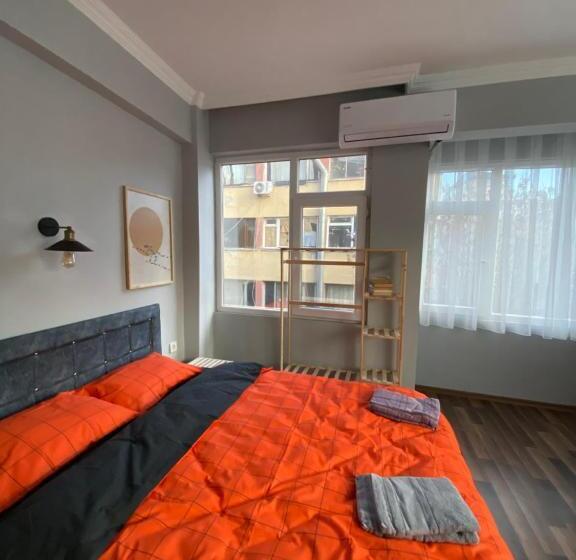 استودیوی استاندارد, Yeldeği̇rmeni̇ Otel