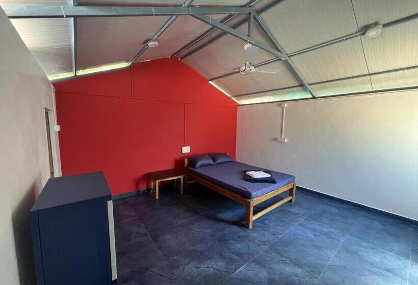 اتاق لوکس, Goko Hostel