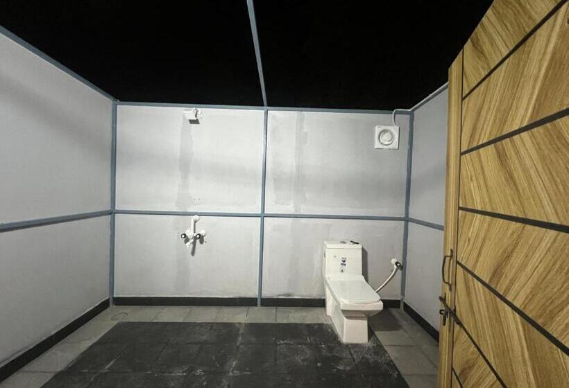 اتاق لوکس با چشم‌انداز دریا, Goko Hostel