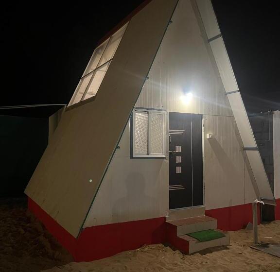 اتاق لوکس با چشم‌انداز دریا, Goko Hostel