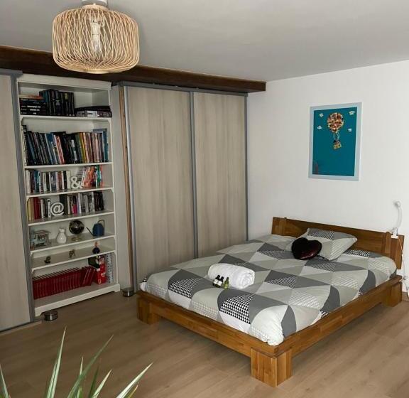 اتاق لوکس, B&b Chez Sylvain