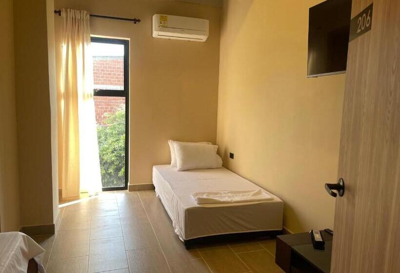 اتاق خانوادگی, Awa House