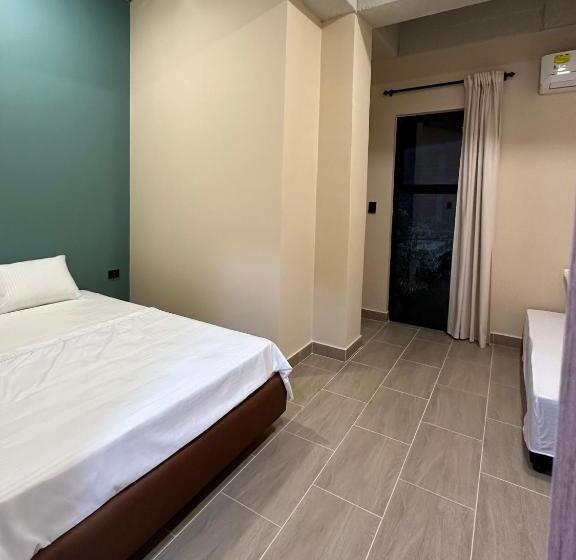 اتاق خانوادگی, Awa House