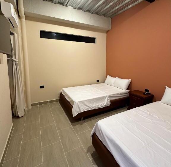 اتاق لوکس خانوادگی, Awa House