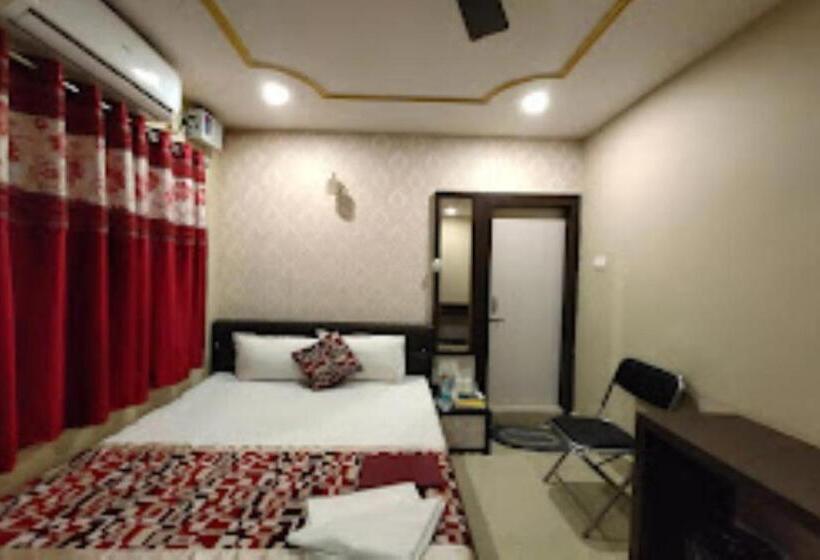 اتاق استاندارد یک نفره, Holiday Inn , Kanakpur