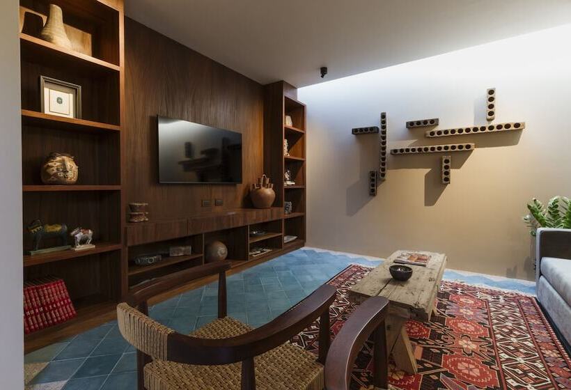 سوییت لوکس, Macondo Arte Oaxaca