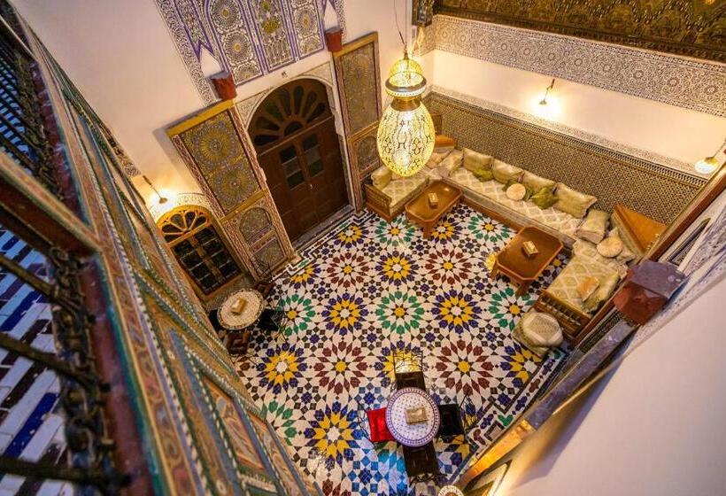 اتاق استاندارد سه تخته با بالکن, Riad Fez Qamar