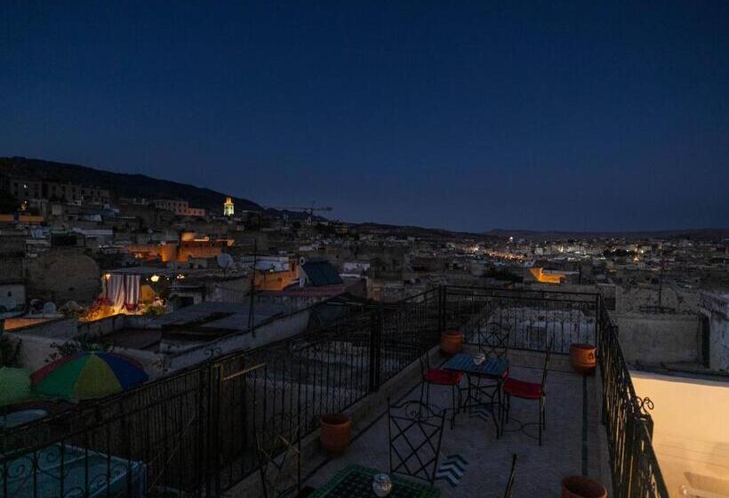 اتاق خانوادگی, Riad Fez Qamar