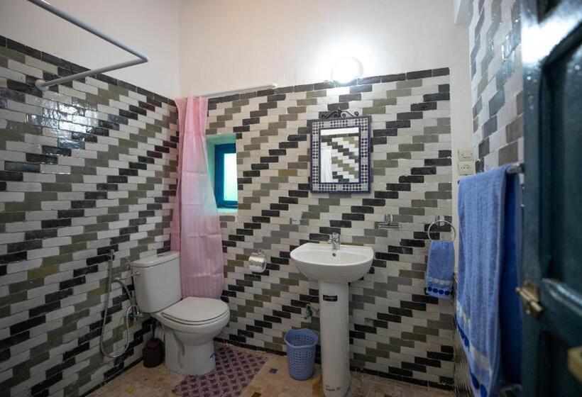 اتاق استاندارد چهار تخته, Riad Fez Qamar
