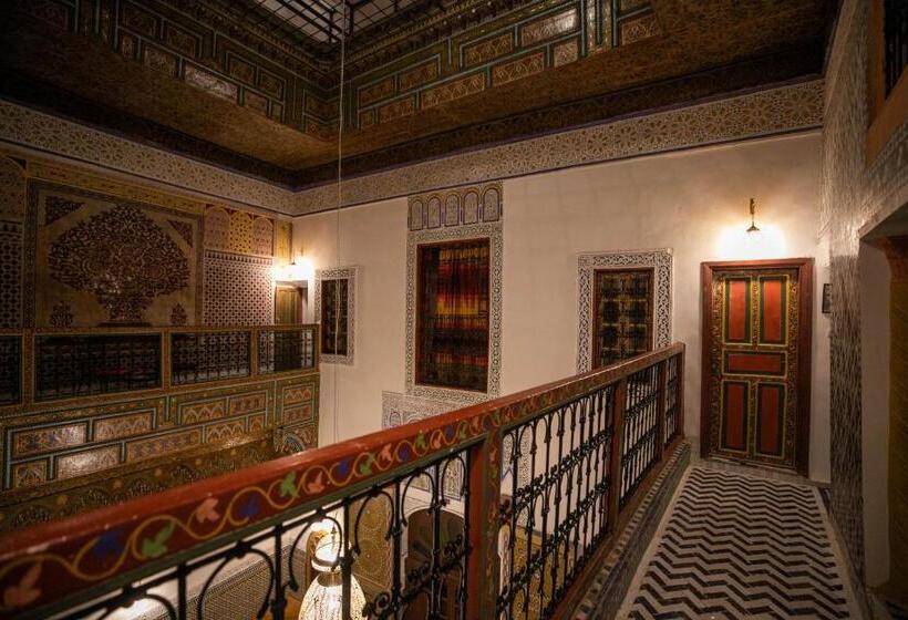 اتاق استاندارد چهار تخته, Riad Fez Qamar
