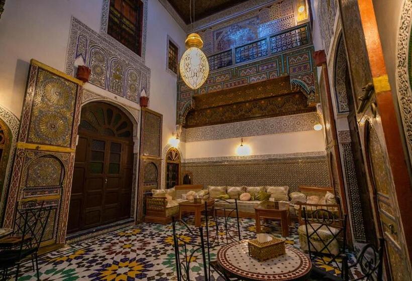 اتاق استاندارد چهار تخته, Riad Fez Qamar