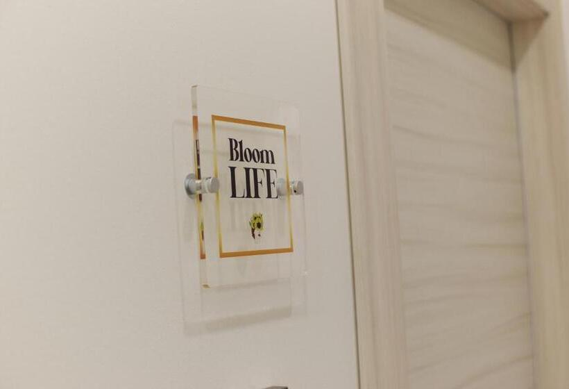 Standard Triple Room with Terrace, In Bloom B&b