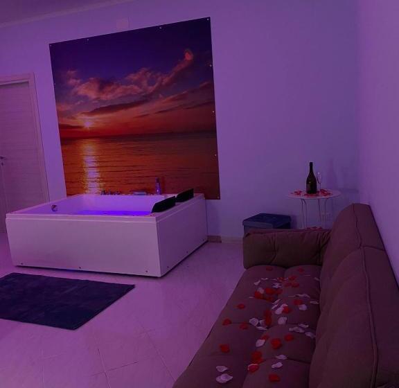 سوئیت با وان آب گرم, In Bloom B&b