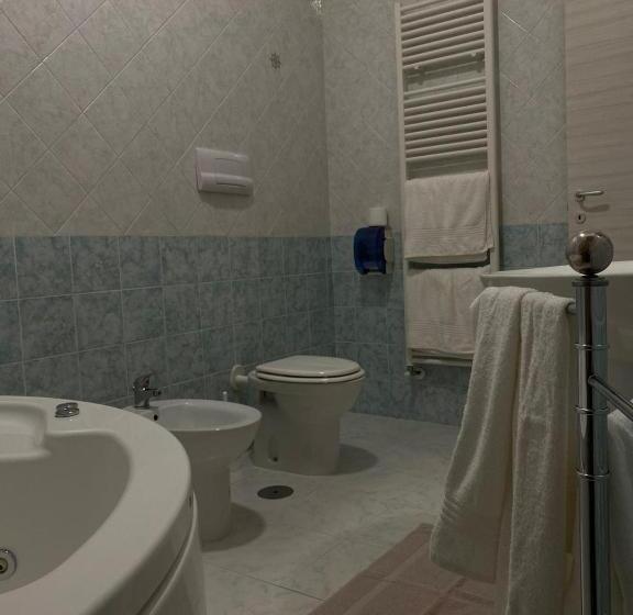 اتاق استاندارد سه نفره, In Bloom B&b