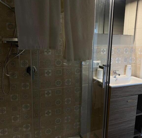اتاق استاندارد با چشم‌انداز استخر, In Bloom B&b
