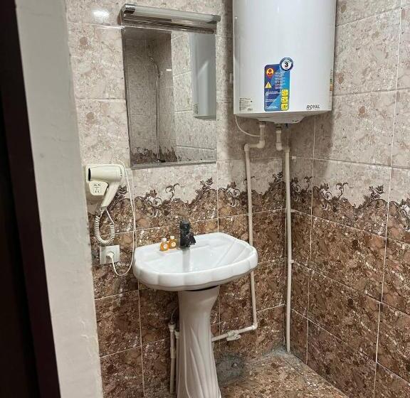 اتاق استاندارد سه نفره, Ilhombek Guest House