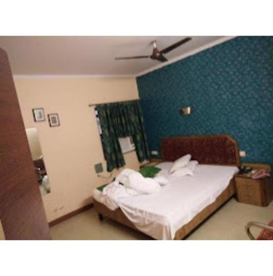 اتاق استاندارد, Shri Jagannath Hotel,cuttack