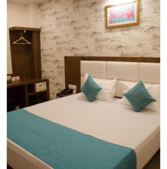 اتاق استاندارد, Shri Jagannath Hotel,cuttack