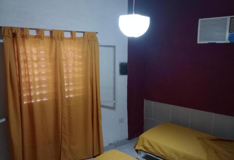 اتاق استاندارد سه تخته با سرویس بهداشتی مشترک, Posada Cuatro Hermanos