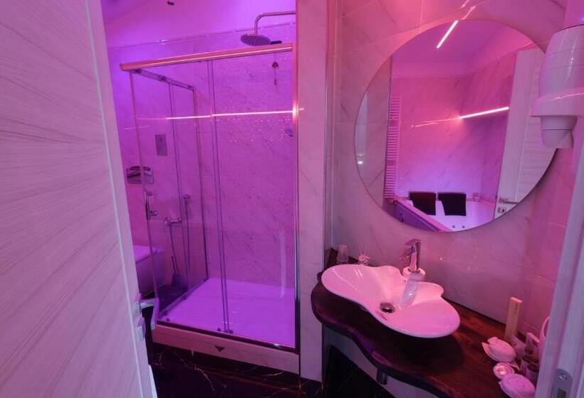 سوئیت با وان آب گرم, B&b Grecale Suite & Spa