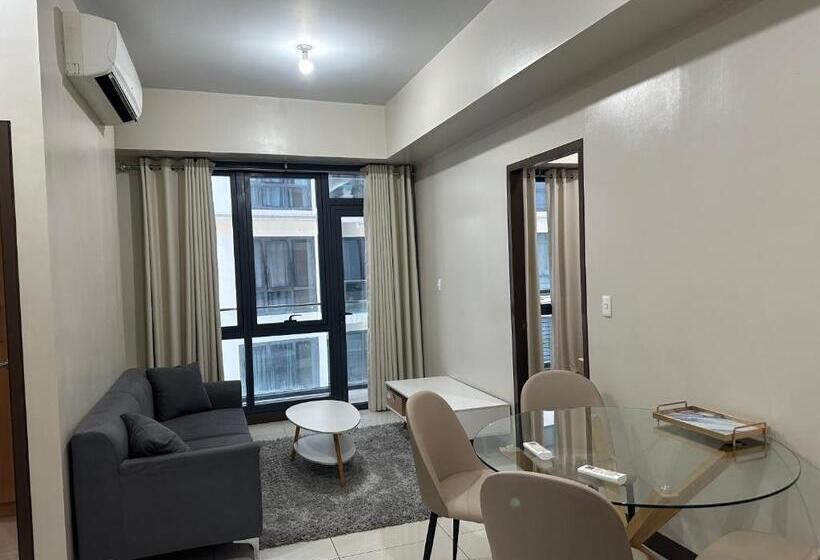 آپارتمان 2 خوابه, Family Home In The Florence Mckinley Hill Taguig