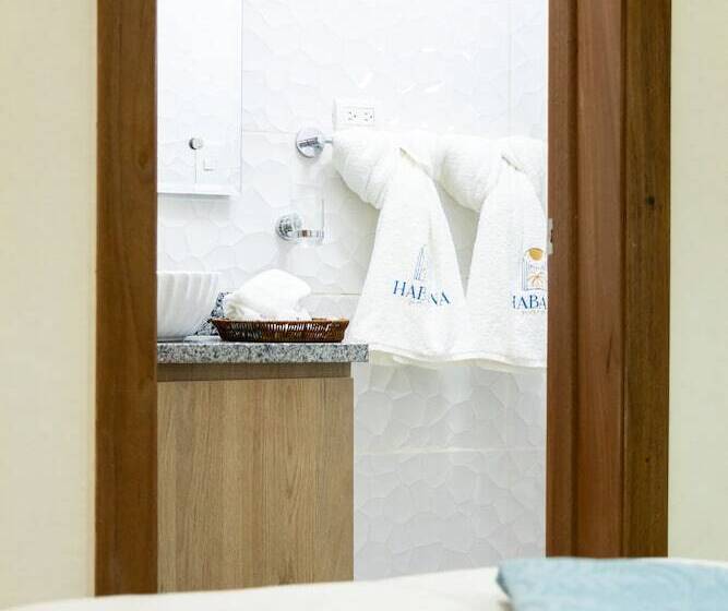 اتاق لوکس, Habana Hotel Y Restaurante