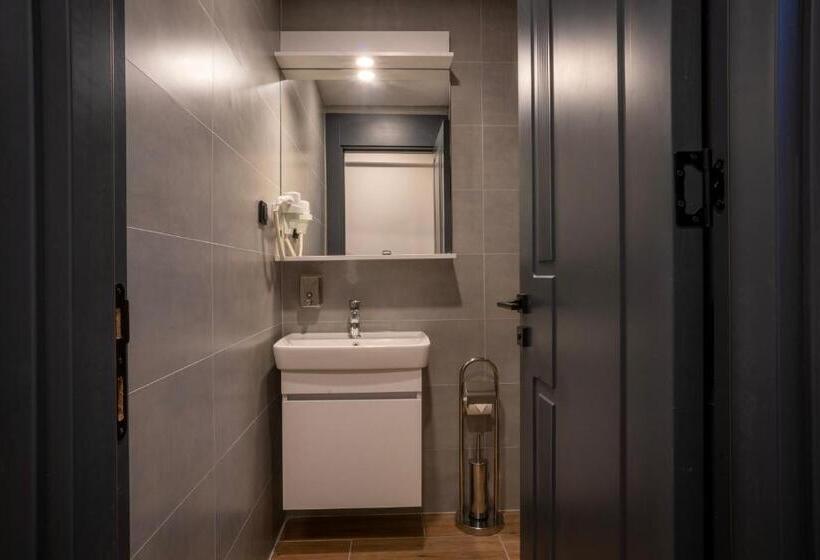 اتاق لوکس سه تخته, Leli̇ko Suites