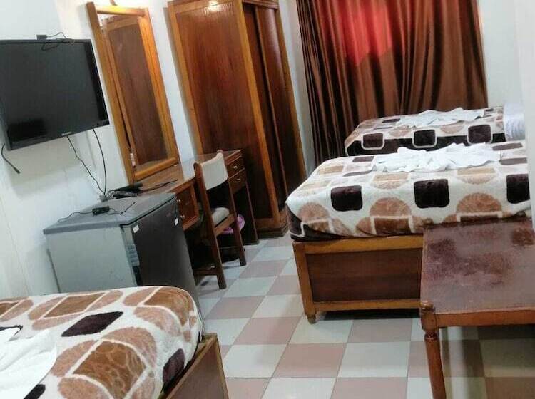 Economy Triple Room, Merry Land Hotel & Roof Top Nile Restaurant Luxor