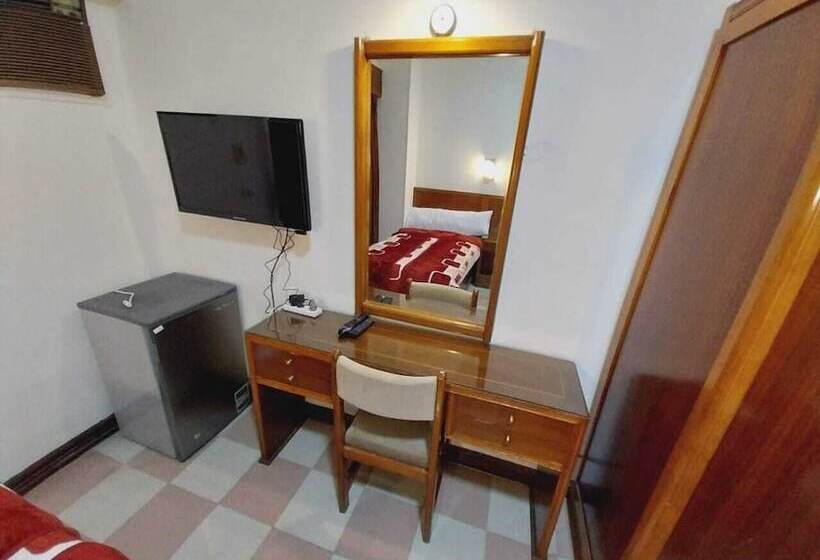 Economy Triple Room, Merry Land Hotel & Roof Top Nile Restaurant Luxor