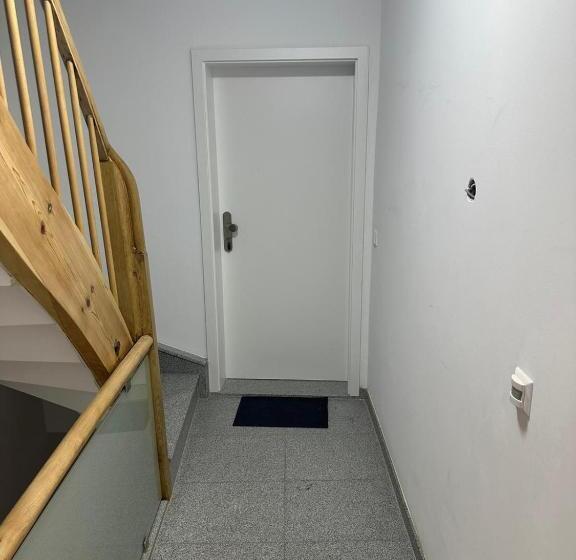 اتاق استاندارد, Neckar Apart