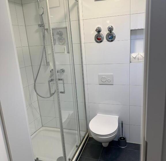 اتاق اکونومی, Neckar Apart