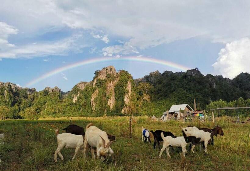 سوئیت جونیور با چشم‌انداز کوهستان, A Moment Of Love...by Red Z @บ้านมุง เนินมะปราง