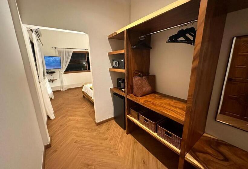 سوییت با چشم‌انداز دریا, Les Villas D Electra