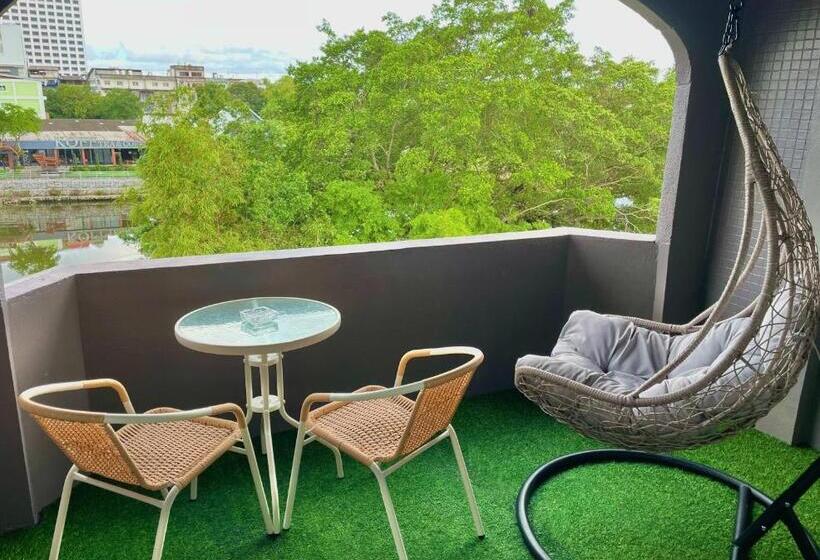 اتاق استاندارد با بالکن, Chanmel Riverside