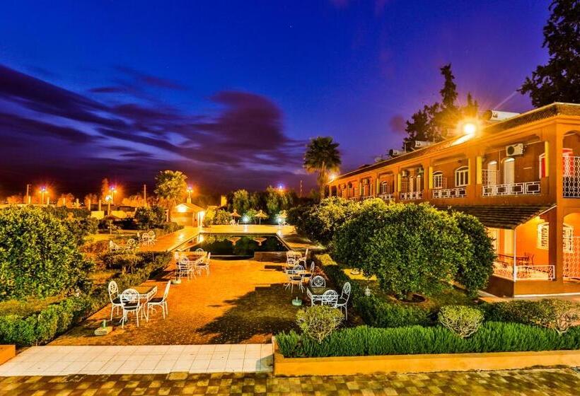 اتاق استاندارد با چشم‌انداز استخر, Complexe El Bassatine