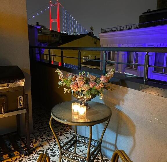 اتاق لوکس با بالکن, Bosphorus Vip Otel