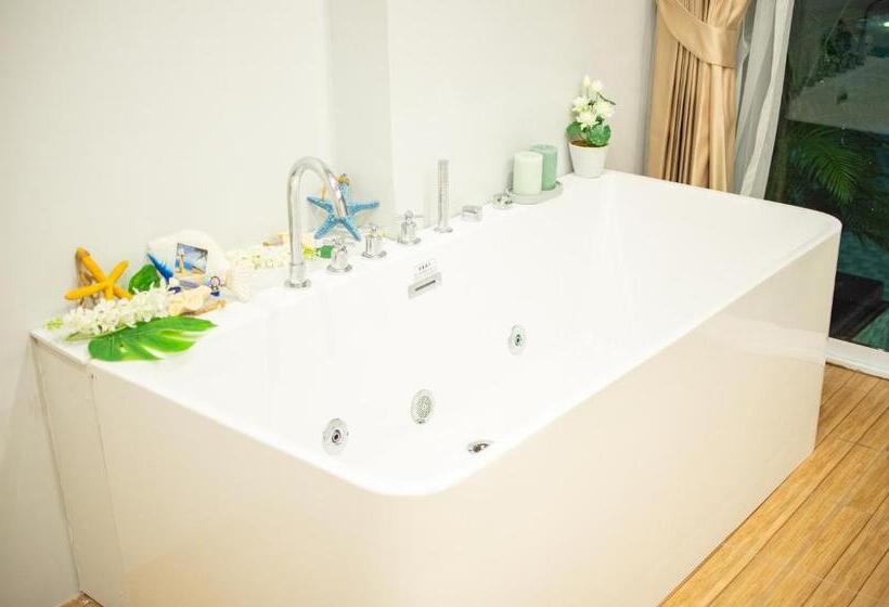 سوییت جونیور لوکس, D Eco Hotel Health Center Pattaya