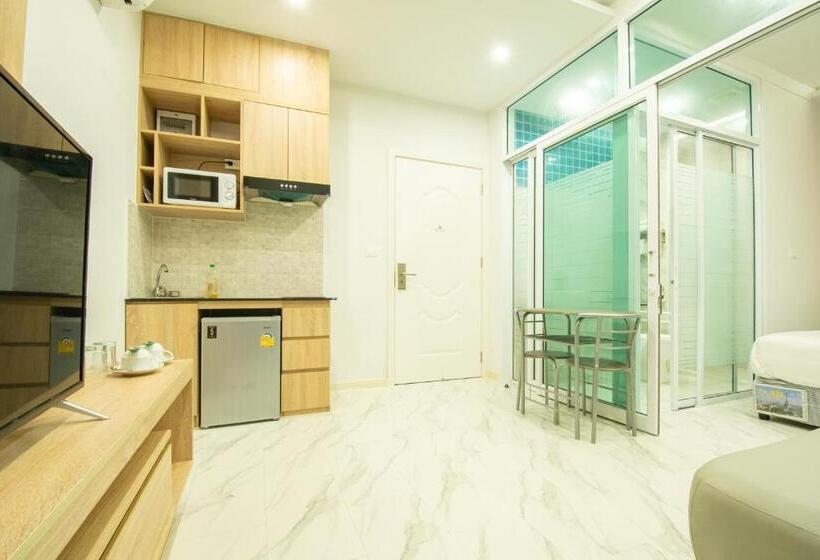 اتاق استاندارد با بالکن, D Eco Hotel Health Center Pattaya