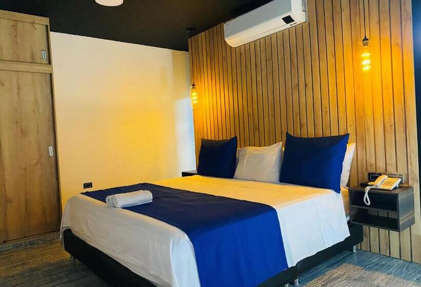 سوئیت با تخت بزرگ, Calle Real Inn