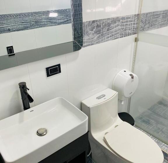 سوئیت با تخت بزرگ, Calle Real Inn