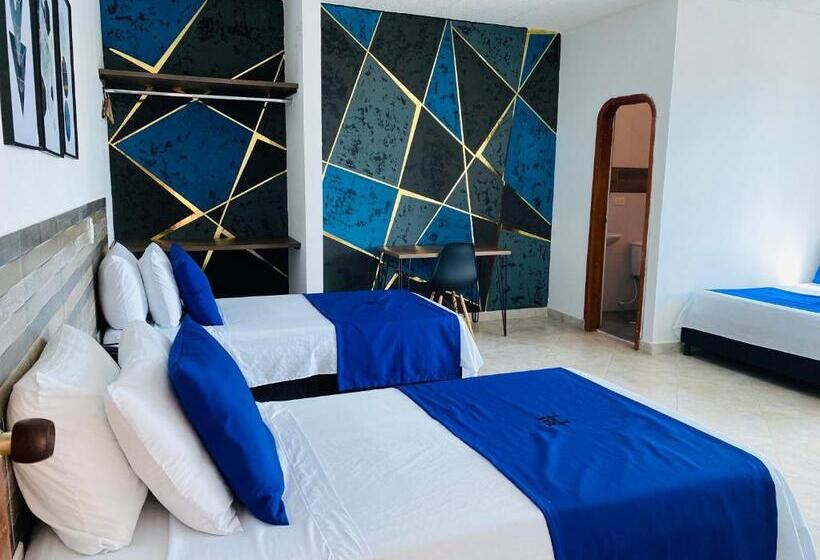 اتاق خانوادگی, Calle Real Inn