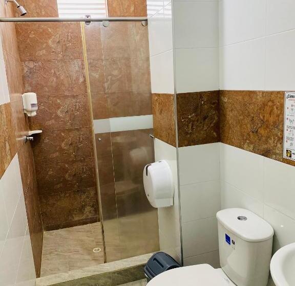 سوئیت با تخت بزرگ, Calle Real Inn