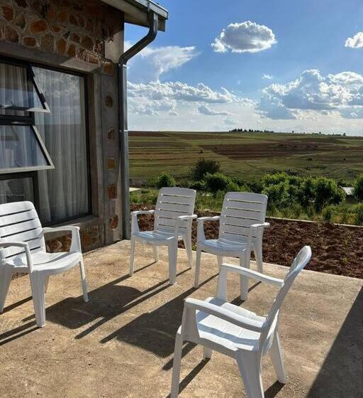 خانه 3 خوابه, Cozy Farm 3bdrm 8 Km Thababosiu