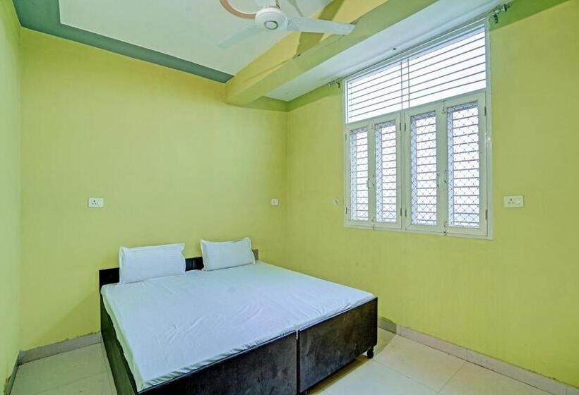 三人经典房间, Oyo R.k Bohra Guest House