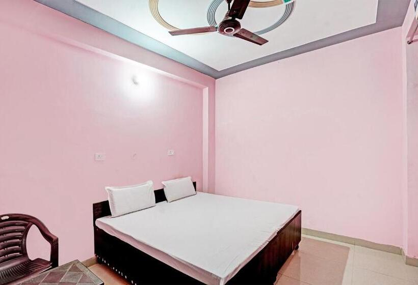 三人经典房间, Oyo R.k Bohra Guest House
