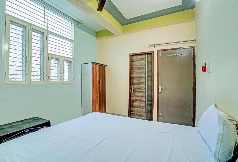 三人经典房间, Oyo R.k Bohra Guest House