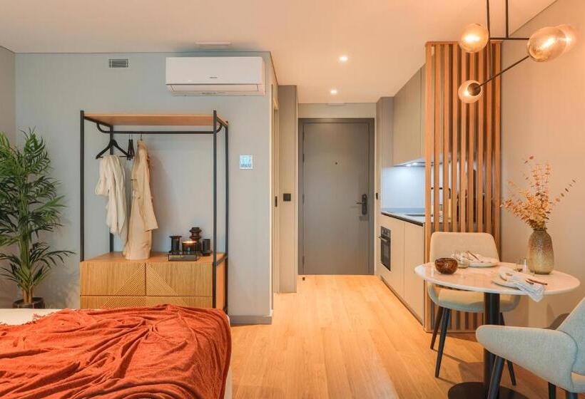 استودیو استاندارد با بالکن, Nôma Living Icon Apartments