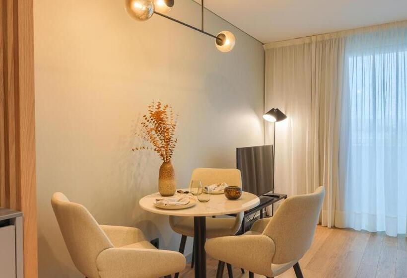 استودیو استاندارد با بالکن, Nôma Living Icon Apartments