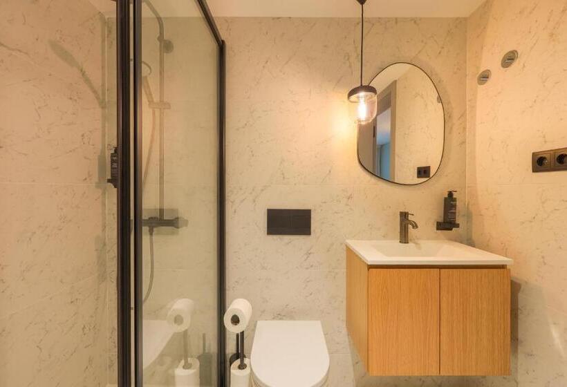 استودیو استاندارد با بالکن, Nôma Living Icon Apartments