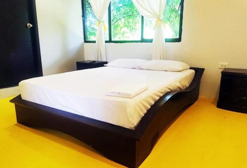 اتاق لوکس, Amalaya Hostel